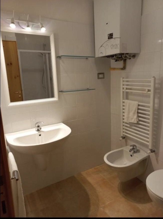 Bagno con doccia